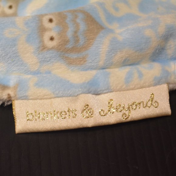Blankets & Beyond Plush Owl Lovey Baby Blanket Toy - Picture 4 of 9